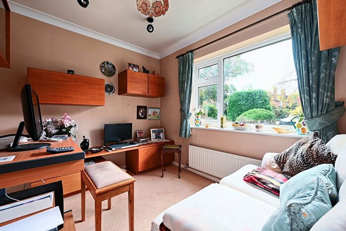4 Bedroom Detached House For Sale In The Oaks, Vicarage Road, Blackwater, GU17