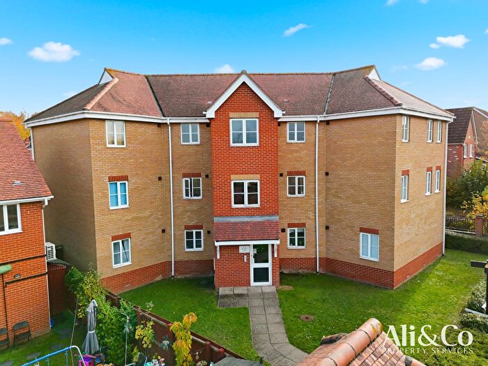 2 Bedroom Flat For Sale In Hampton Close, Chafford Hundred, RM16