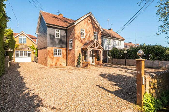 5 Bedroom Semi-Detached House For Sale In Holly Ridge, Fenns Lane, West End, Woking, GU24