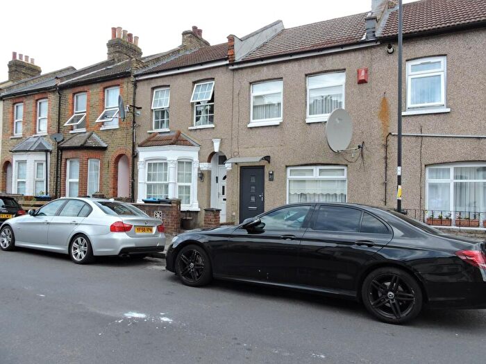 2 Bedroom Terraced House For Sale In Garfield Road, Enfield, EN3