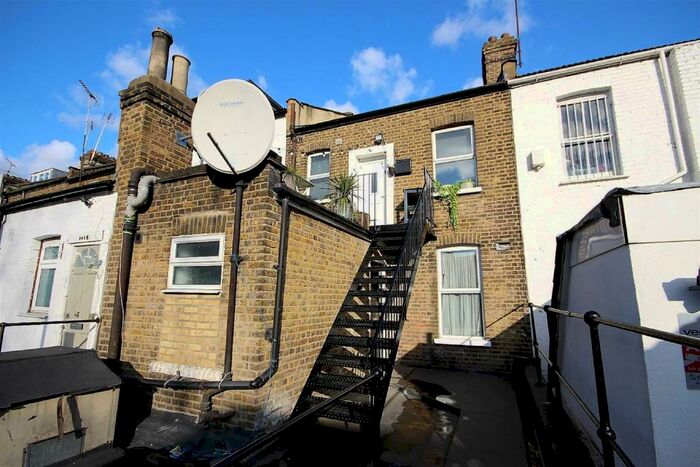 2 Bedroom Flat To Rent In Tower Mews, Walthamstow, E17