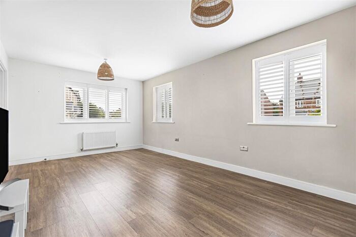 3 Bedroom Detached House For Sale In Pearman Place, Sonning Common, RG4