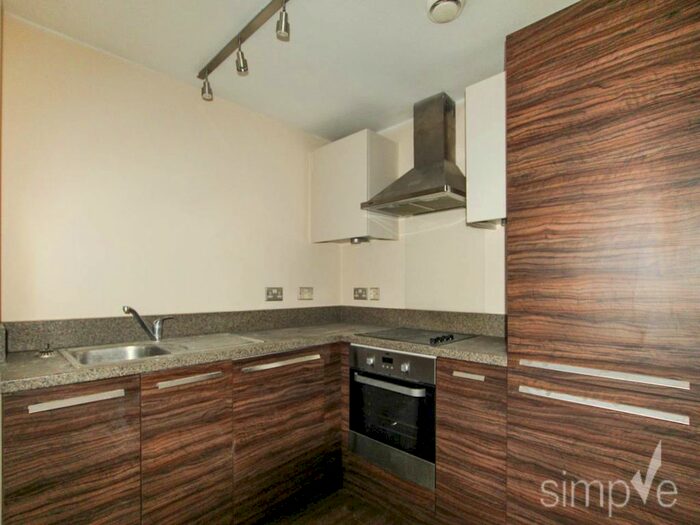 2 Bedroom Flat To Rent In Trs Apartments, The Green, Southall, UB2