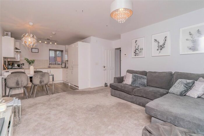 2 Bedroom Flat To Rent In Santa Cruz Avenue, Newton Leys, Milton Keynes, MK3