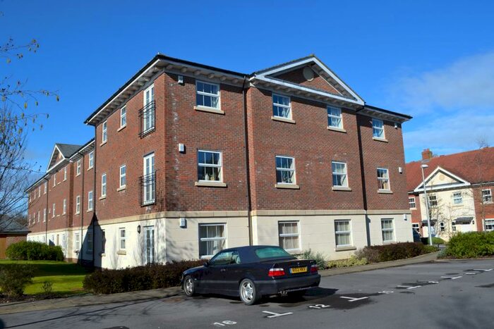 2 Bedroom Flat To Rent In Jago Court, Newbury, RG14