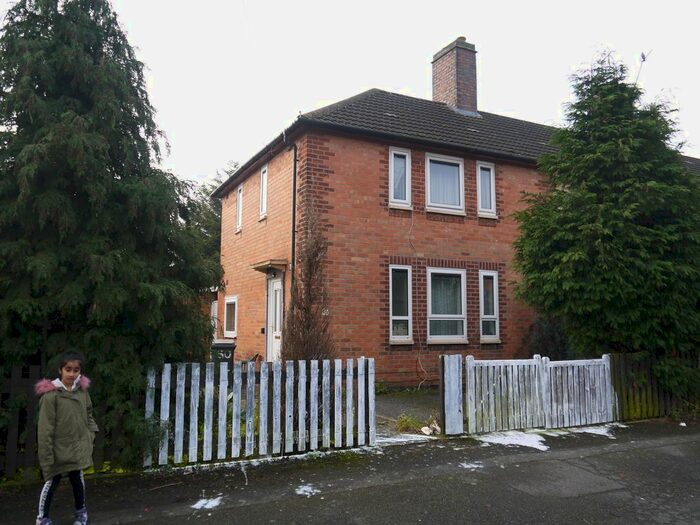3 Bedroom Semi-Detached House To Rent In Bale Road, Leicester, LE4