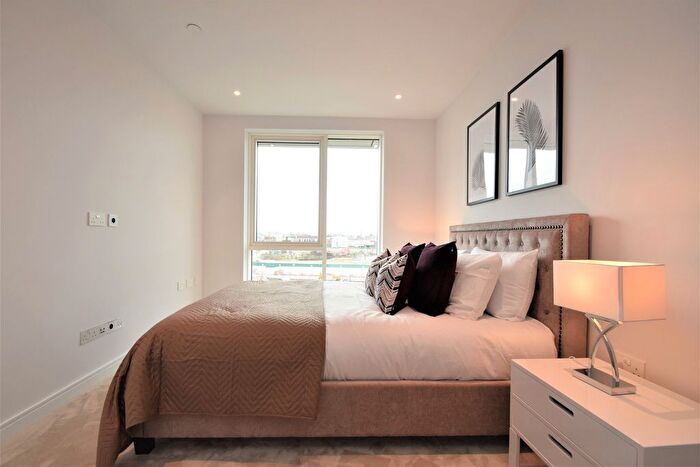 1 Bedroom Flat To Rent In Chelsea Creek, London, SW6
