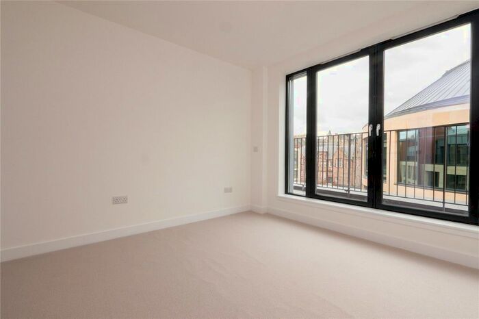 1 Bedroom Flat To Rent In Shoemakers Square, Edinburgh, EH8
