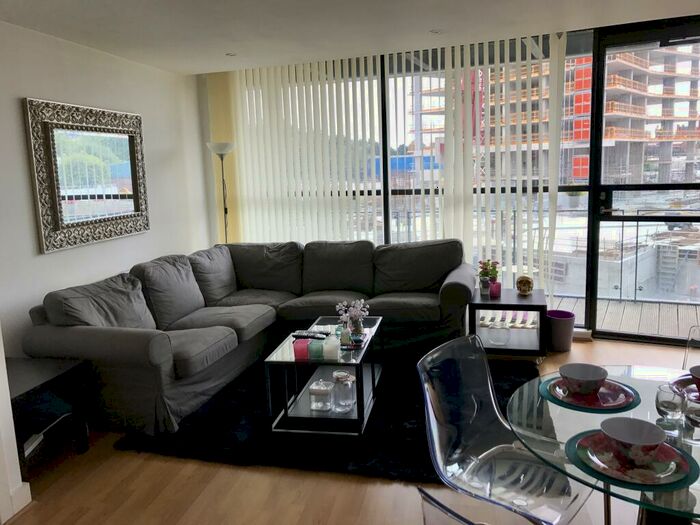 2 Bedroom Apartment To Rent In Hill Quays, City Centre, M15