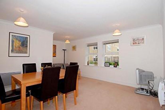 2 Bedroom Apartment To Rent In The Waterways, Summertown, OX2