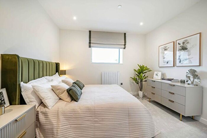 1 Bedroom Apartment To Rent In Chertsey, Surrey, KT16