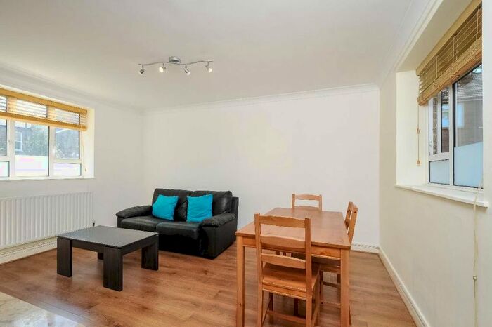1 Bedroom Flat To Rent In St. James's Close, London, SW17