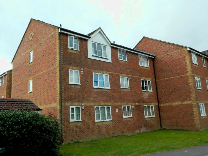 Studio To Rent In Redford Close, Feltham, TW13