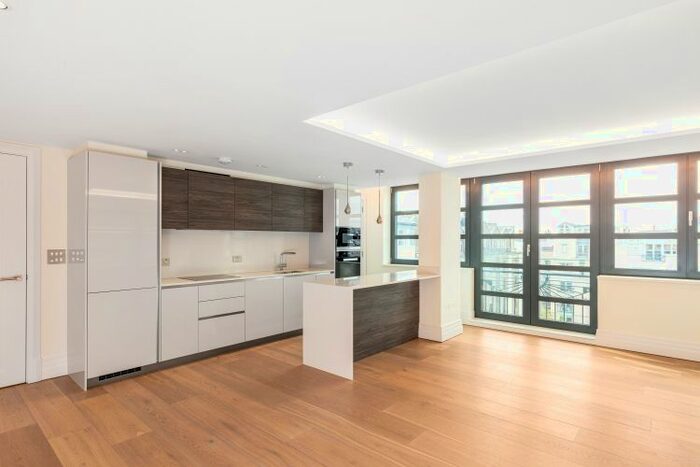 2 Bedroom Flat To Rent In Kensington Gardens Square, London, W2