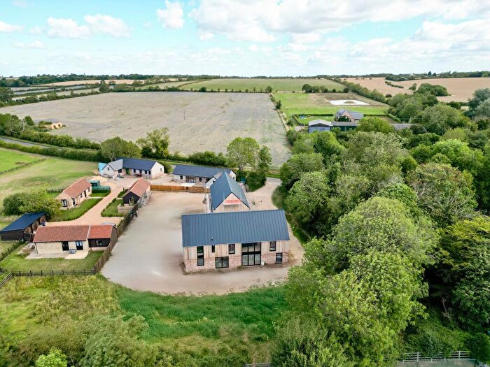 4 Bedroom Barn Conversion For Sale In Thorns Farm, Alconbury Western, PE28