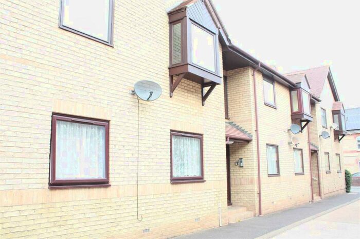 1 Bedroom Flat To Rent In Alexandra Court, St Ives, PE27