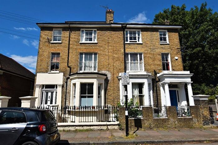3 Bedroom Flat To Rent In Leigh Road, London, N5