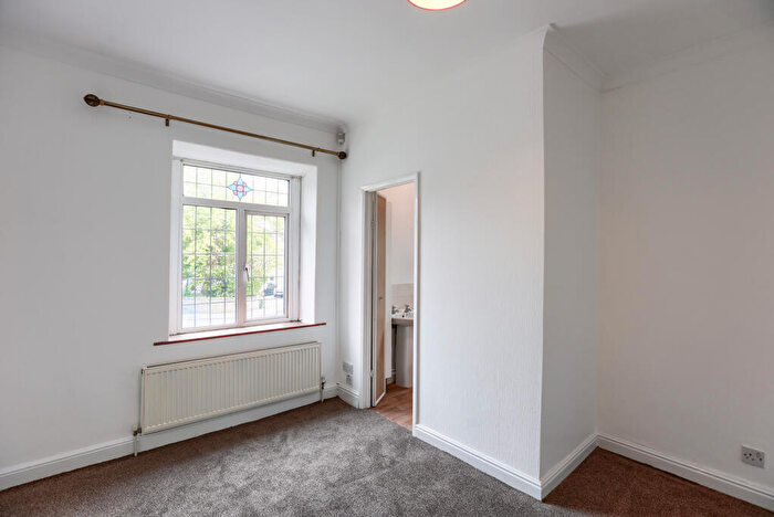 1 Bedroom End Of Terrace House For Sale In North Street, Yeadon, LS19