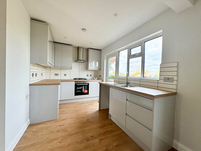 3 Bedroom Semi-Detached Bungalow For Sale In Bridgwater Drive, Westcliff-on-Sea, SS0