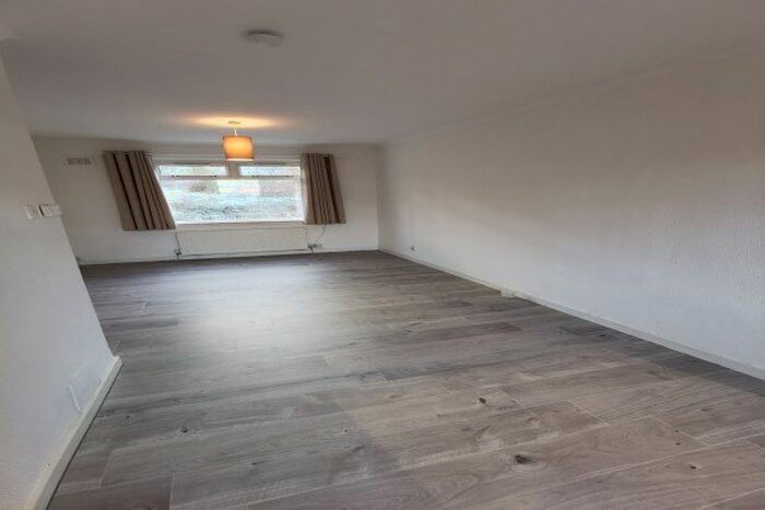 2 Bedroom Property To Rent In Ladeside, Newmilns, KA16