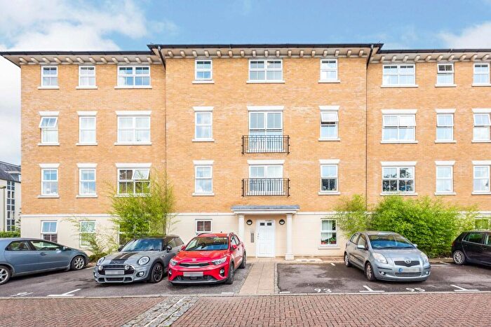 3 Bedroom Apartment To Rent In Reliance Way, Oxford, OX4