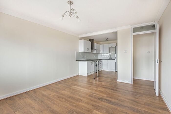 1 Bedroom Flat To Rent In Widmore Road, Bromley, Kent, BR1