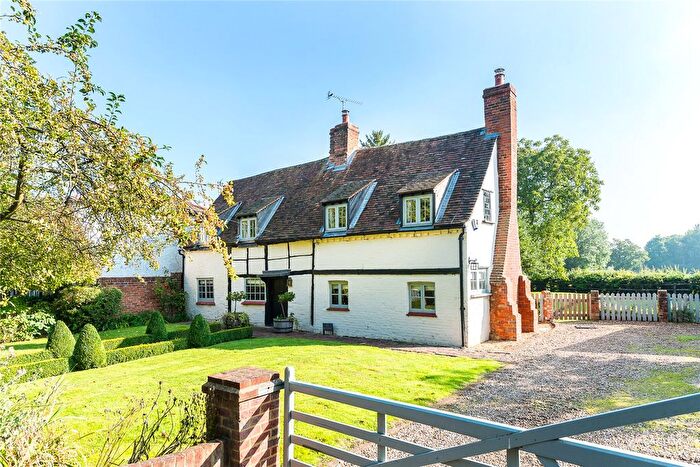 3 Bedroom Detached House To Rent In The Street, Waltham St. Lawrence, RG10