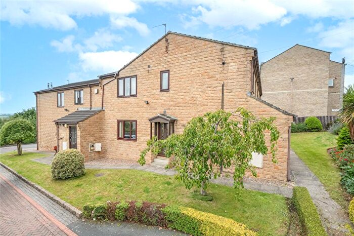2 Bedroom Apartment For Sale In Northwood Close, Pudsey, West Yorkshire, LS28