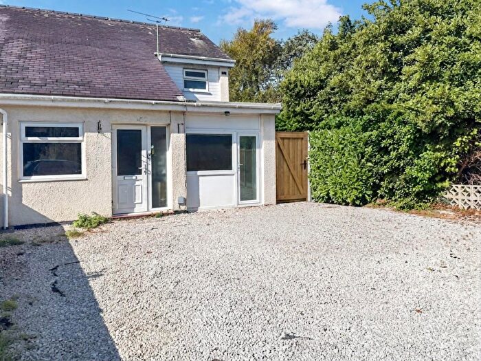3 Bedroom End Of Terrace House For Sale In Greenacres, Morfa Bychan, Porthmadog, LL49