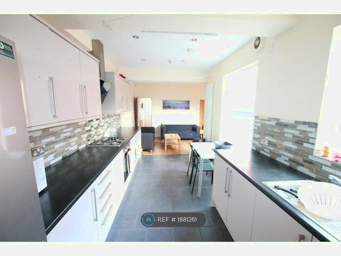 6 Bedroom Flat To Rent In Norris Road, Reading, RG6