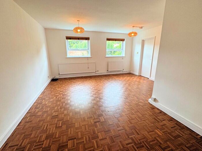 Studio To Rent In Zenith Lodge, Etchingham Park Road, Finchley, N3