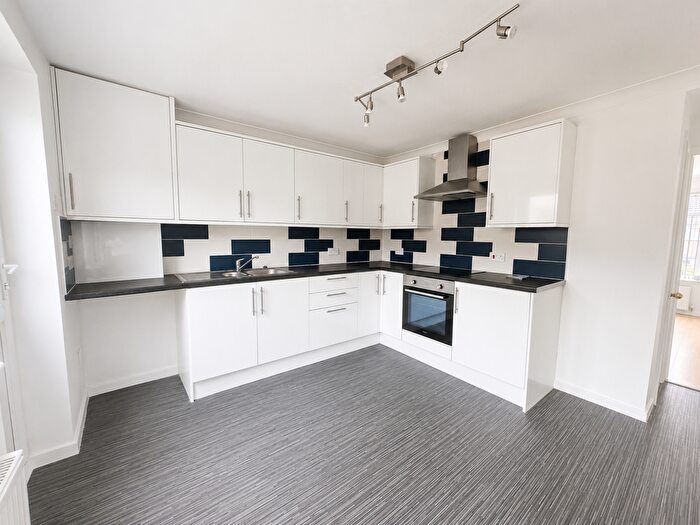 2 Bedroom Property To Rent In Gainsborough Way, Wakefield, WF3