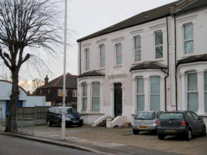 Studio To Rent In Aldborough Road South, Seven Kings, Ilford, IG3