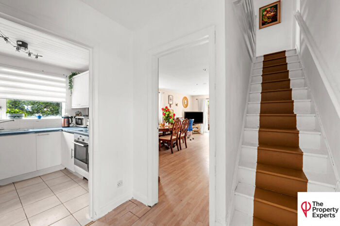 3 Bedroom Terraced House For Sale In Carew Road, Wallington, SM6