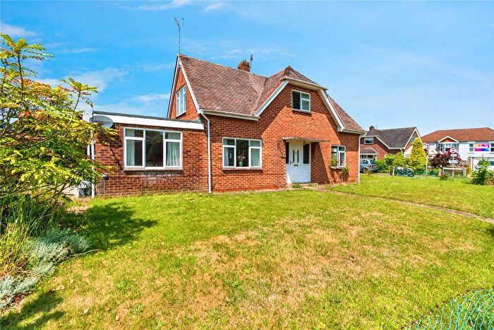 4 Bedroom Detached House For Sale In Nutsey Avenue, Totton, Southampton, Hampshire, SO40