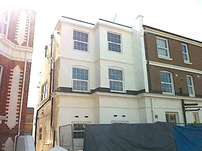 Studio To Rent In Boundary Road, Hove, East Sussex., BN3