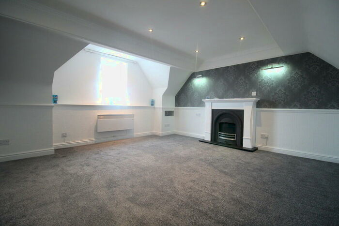 3 Bedroom Apartment To Rent In Park Road, FY1