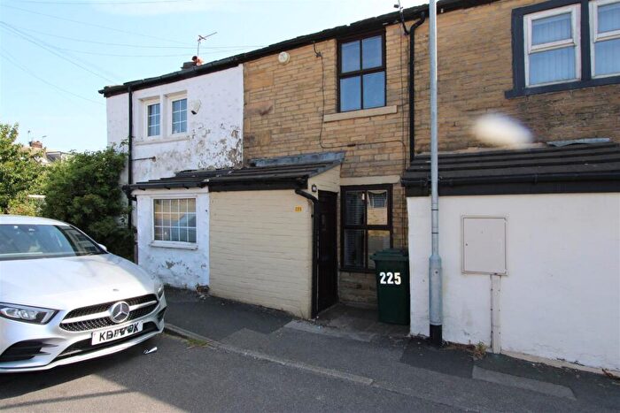 1 Bedroom Cottage To Rent In Moorside Road, Eccleshill, Bradford, BD2