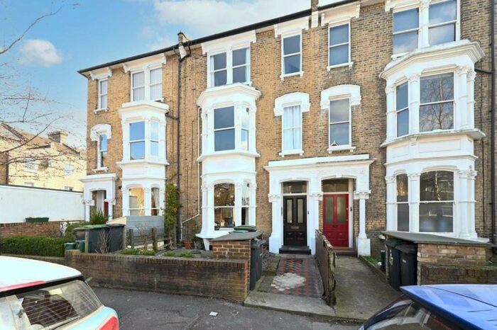 2 Bedroom Flat To Rent In Lorne Road, London, N4