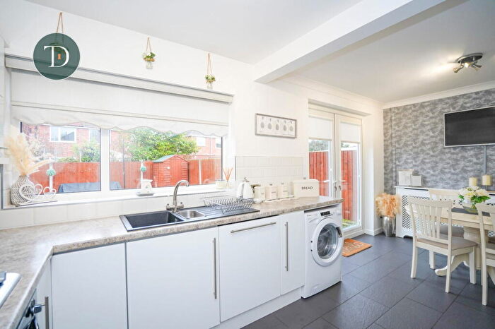 3 Bedroom Semi-Detached House For Sale In Walnut Grove, Whitby, Cheshire, CH66