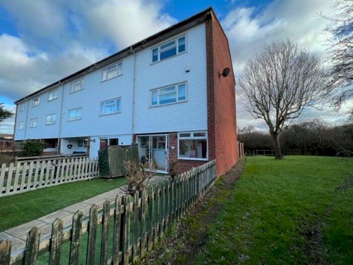 4 Bedroom End Of Terrace House To Rent In Abbotts Drive, Waltham Abbey, EN9