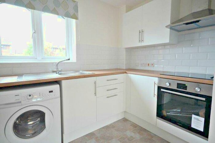 1 Bedroom Apartment To Rent In Littlebrook Avenue, SL2
