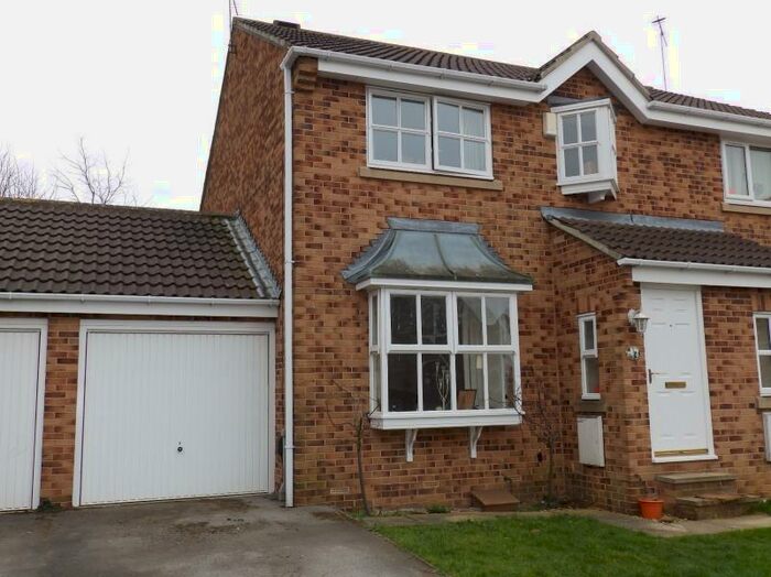 3 Bedroom Semi-Detached House To Rent In Moorlands View, Wetherby, LS22