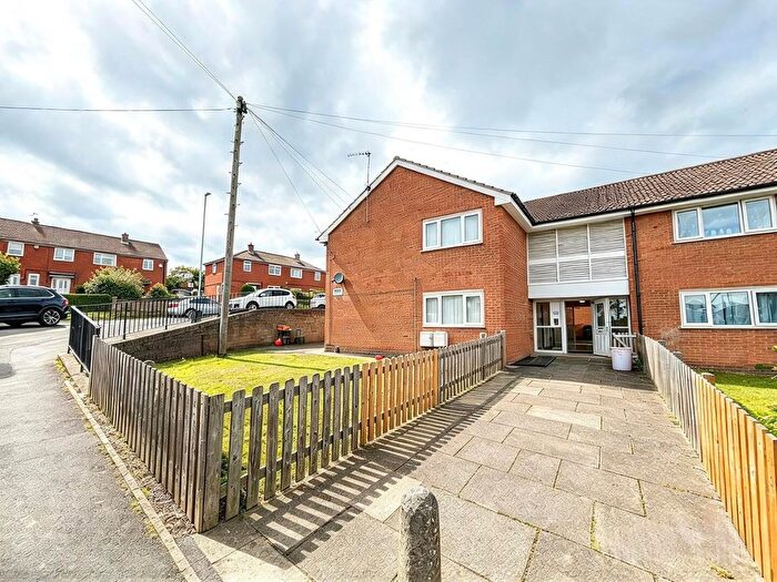 1 Bedroom Flat For Sale In Stanks Drive, Leeds, LS14