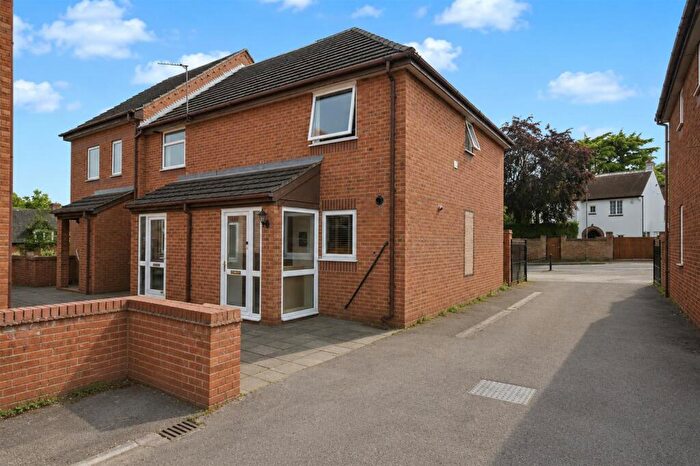 2 Bedroom House For Sale In Gatehouse Court, Chilwell, NG9