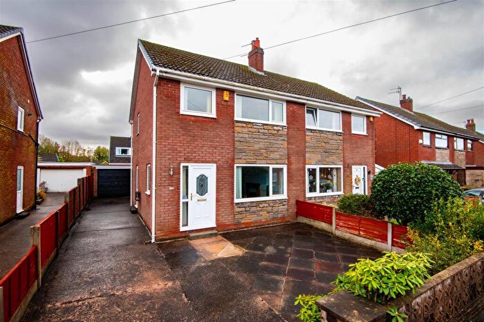 3 Bedroom Semi Detached House For Sale In Bristol Avenue, Farington, Leyland, PR25
