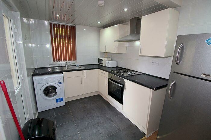 4 Bedroom Semi-Detached House To Rent In Norris Street, Preston, PR1