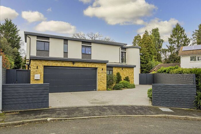 5 Bedroom Terraced House To Rent In The Heronry, Burwood Park, Hersham, Walton-On-Thames, KT12