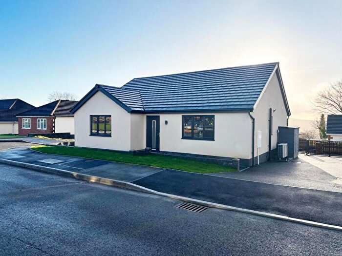 3 Bedroom Detached Bungalow For Sale In Parc Mansant, Pontyates, Llanelli, SA15