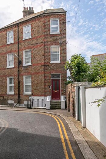 1 Bedroom Flat For Sale In Ground Floor Flat, Chandos Road, Broadstairs, CT10